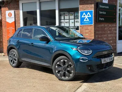 Käytetty Fiat 600 La Prima 2025 Vihreä Katumaasturi