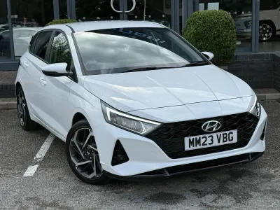 Used Hyundai i20 Premium 98 HP (72 kW) 2023 White Hatchback