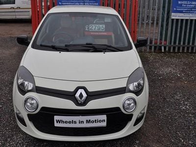 Used Renault Twingo Dynamique 75 HP (55 kW) 2012 White Hatchback