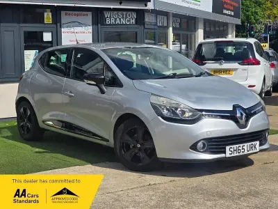 Begagnad Renault Clio IV Dynamique 90 HK (66 kW) 2015 Silver Halvkombi