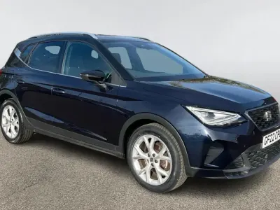 Używany Seat Arona FR 110 KM (80 kW) 2022 Niebieski SUV