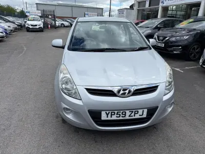Käytetty Hyundai i20 Comfort 101 HP (74 kW) 2009 Hopea Viistoperä