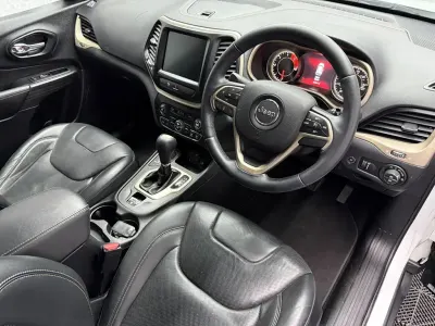 Used Jeep Cherokee Limited 200 HP (147 kW) 2015 White SUV