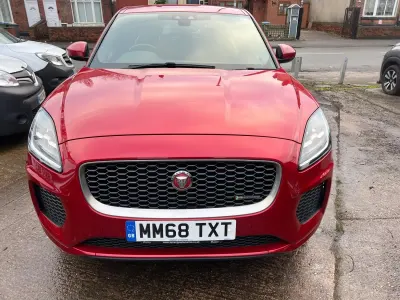 Używany Jaguar E-Pace R-Dynamic 150 KM (110 kW) 2018 Czerwony SUV
