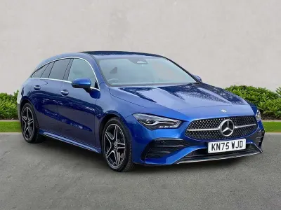 Begagnad Mercedes CLA180 Executive 136 HK (100 kW) 2025 Blå Sedan