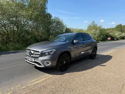 Begagnad Mercedes GLA200 Executive 136 HK (100 kW) 2017 Grå SUV