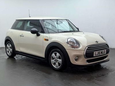 Used Mini ONE Hatch 102 HP (75 kW) 2015 White Hatchback