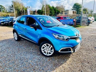 Used Renault Captur Dynamique 90 HP (66 kW) 2016 Blue SUV