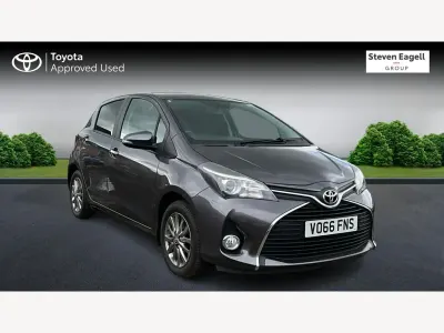 Używany Toyota Yaris 99 KM (72 kW) 2016 Szary Hatchback