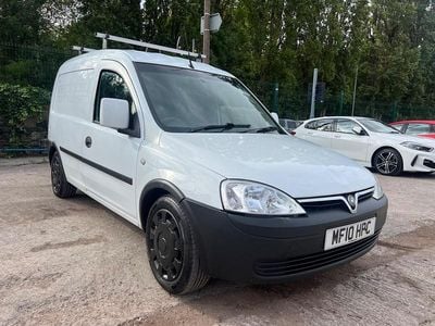 White Used 2010 Vauxhall Combo MPV | £1,650 (A bit pricey)