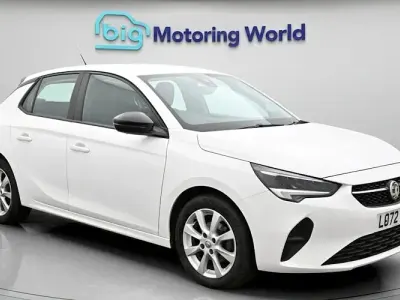 Second-hand Vauxhall Corsa Design Edition 75 CP (55 kW) 2022 Alb Hatchback