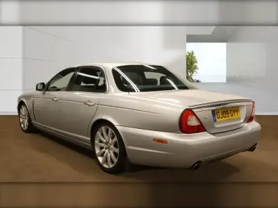 Used Jaguar XJ Executive 204 HP (150 kW) 2009 Silver Sedan