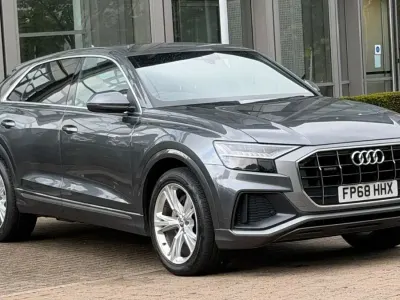 Begagnad Audi Q8