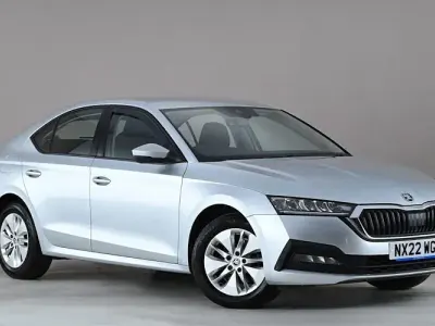 Używany Skoda Octavia SE 110 KM (80 kW) 2022 Srebrny Hatchback
