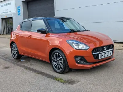 Begagnad Suzuki Swift SZ5 2023 Orange Halvkombi