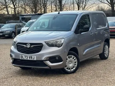 Gebraucht Vauxhall Combo S 100 PS (73 kW) 2023 Grau Van / Kleinbus