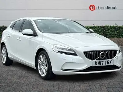 Used Volvo V40 Inscription 150 HP (110 kW) 2017 White Hatchback