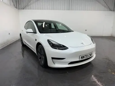 Used Tesla Model 3 Standard Range Plus 177 kW (241 HP) 2020 White Sedan