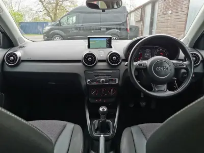 Usado Audi A1 Sportback Sport 125 HP (91 kW) 2016 Prateado Citadino