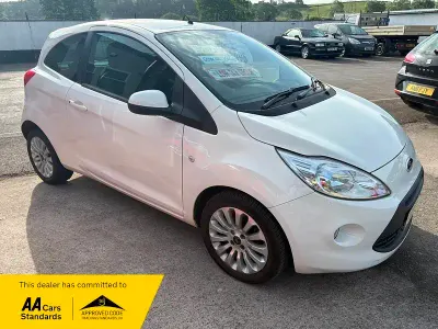Used Ford Ka Zetec 69 HP (50 kW) 2013 White Hatchback