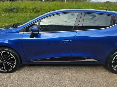 Used Renault Clio Iconic 2019 Metallic blue Hatchback