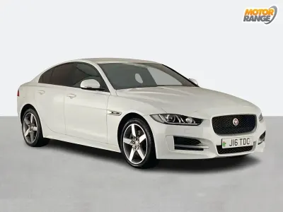 Begagnad Jaguar XE R-Sport 250 HK (183 kW) 2017 Vit Sedan