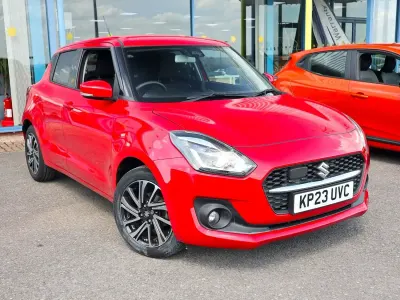 Usado Suzuki Swift SZ5 2023 Vermelho Citadino