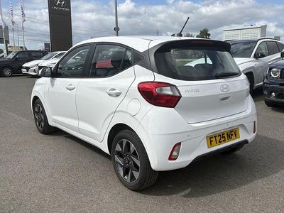 Used Hyundai i10 Advanced 79 HP (58 kW) 2025 White Hatchback