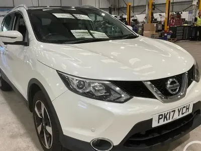 Used Nissan Qashqai N-Connecta 2017 White SUV