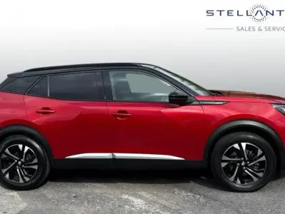 Gebraucht Peugeot e-2008 GT 98 kW (134 PS) 2022 Rot SUV