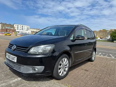 Begagnad VW Touran 138 HK (101 kW) 2022 Svart Minibuss