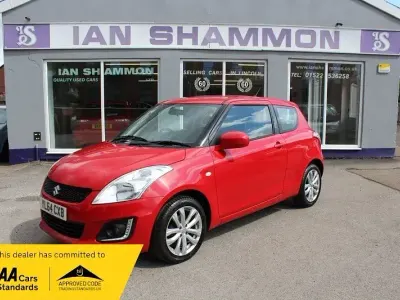 Begagnad Suzuki Swift SZ3 94 HK (69 kW) 2015 Röd Halvkombi