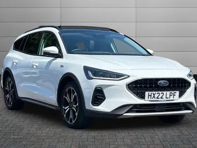 Used Ford Focus Active 153 HP (112 kW) 2022 Frozen white Estate