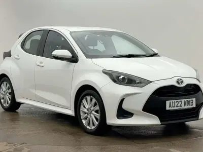 Używany Toyota Yaris Hybrid 2022 Biały Hatchback