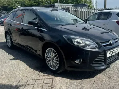 Usado Ford Focus Zetec 115 HP (84 kW) 2012 Preto Carrinha
