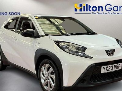 Used Toyota Aygo X X-pure 72 HP (52 kW) 2023 White SUV