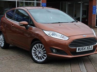 Używany Ford Fiesta Titanium 100 KM (73 kW) 2014 Żółty Hatchback