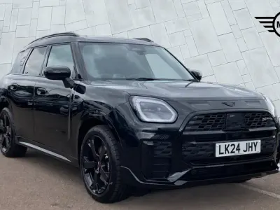 Używany Mini Countryman 215 KM (158 kW) 2024 Czarny SUV