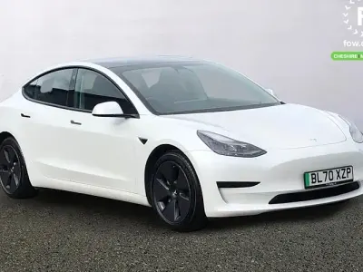 Used Tesla Model 3 Standard Range 239 kW (325 HP) 2020 White Sedan