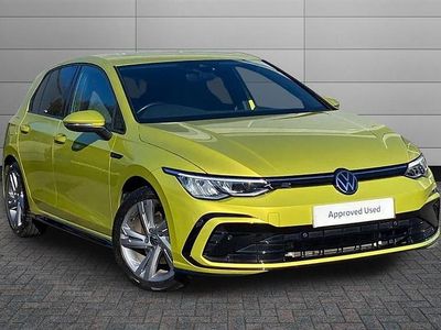Second-hand VW Golf VIII R-line 150 CP (110 kW) 2024 Galben Hatchback