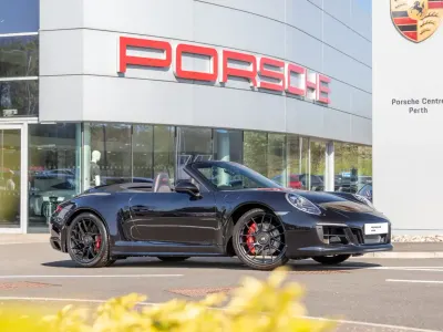 Begagnad Porsche 911 2018 Svart Cab