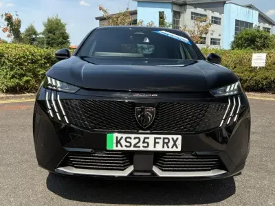 Used Peugeot e-3008 GT 152 kW (207 HP) 2025 Black SUV