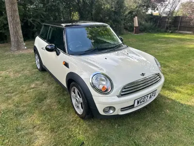 Used Mini Cooper Hatch 120 HP (88 kW) 2007 White Hatchback