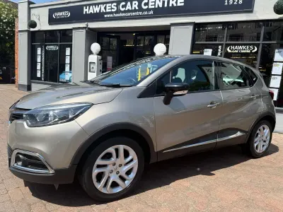 Used Renault Captur Dynamique 90 HP (66 kW) 2015 Beige SUV