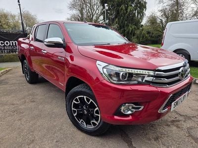 Usado Toyota HiLux 150 HP (110 kW) 2017 Vermelho Pickup