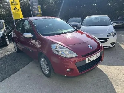 Used Renault Clio II 2010 Red Hatchback