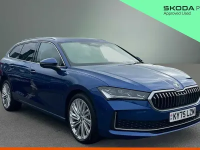 Gebraucht Skoda Superb LAURIN & KLEMENT 193 PS (141 kW) 2025 Blau Kombi