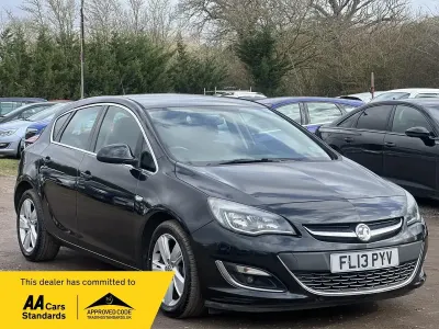 Second-hand Vauxhall Astra SRi 2013 Negru Hatchback