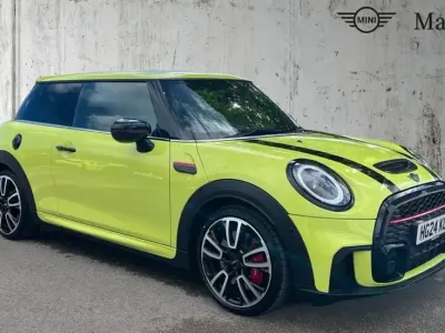 Używany Mini John Cooper Works Premium Plus 231 KM (169 kW) 2024 Żółty Hatchback