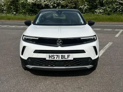 Second-hand Vauxhall Mokka Elite 99 CP (72 kW) 2022 Alb SUV